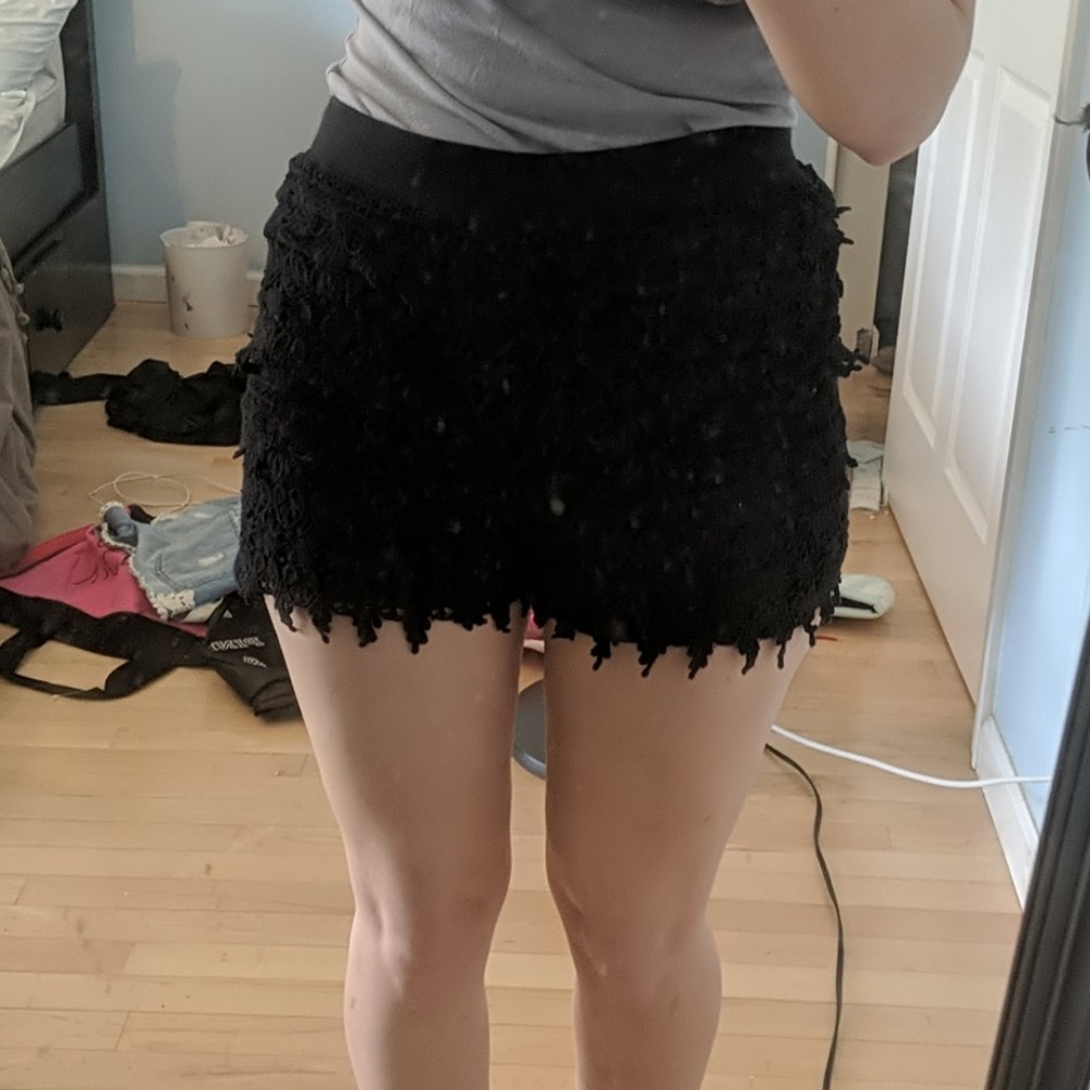 EXPRESS SHORTS WITH BLACK LACE OVERLAY